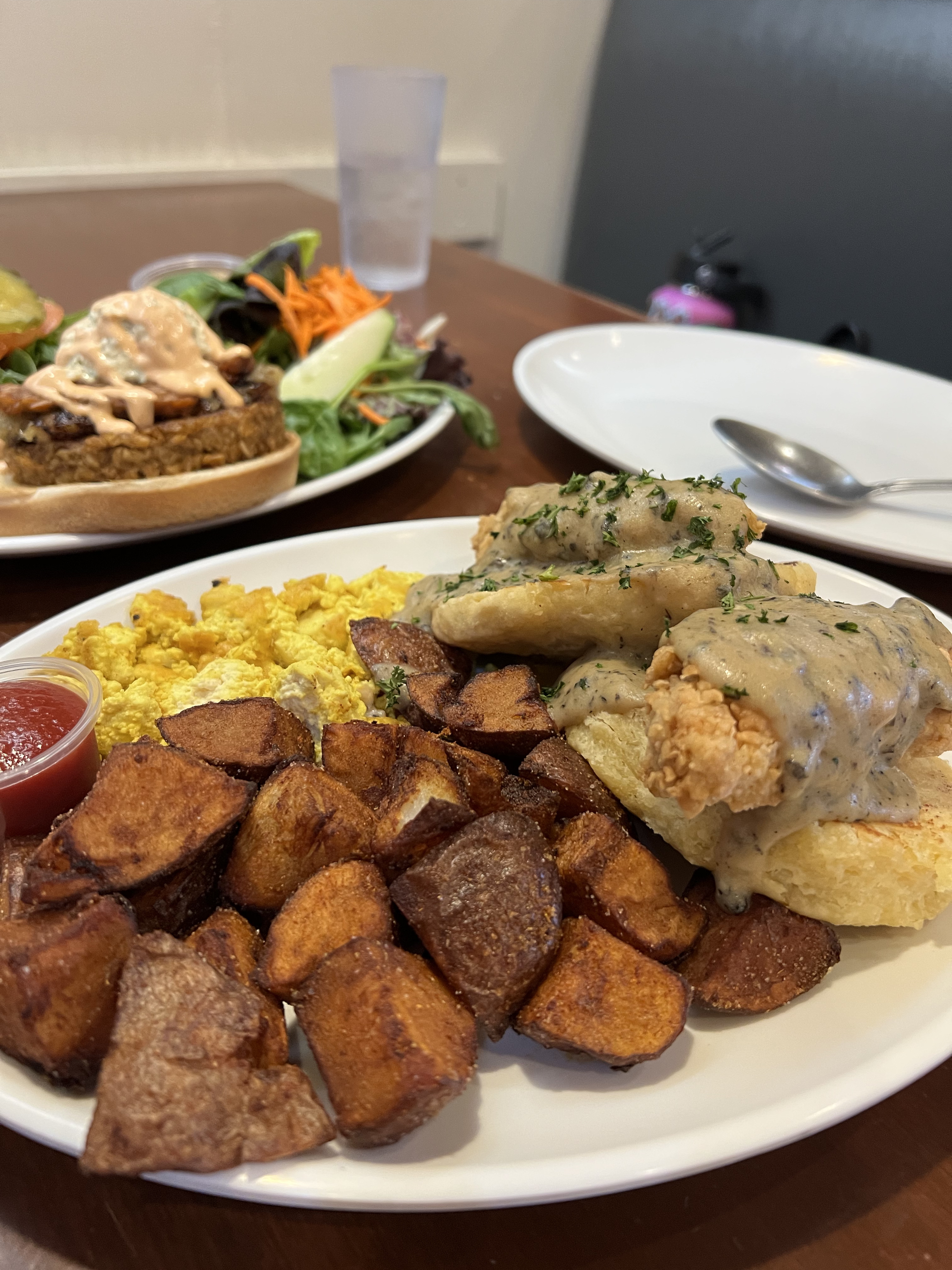 Death Free Foodie Breakfast at Lovin' Spoonfuls Vegan Restaurant (Photo by Ben Andersen)